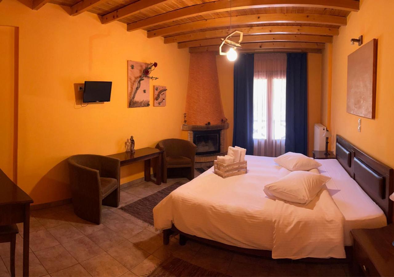 Guesthouse Teloni วิตีนา ภายนอก รูปภาพ