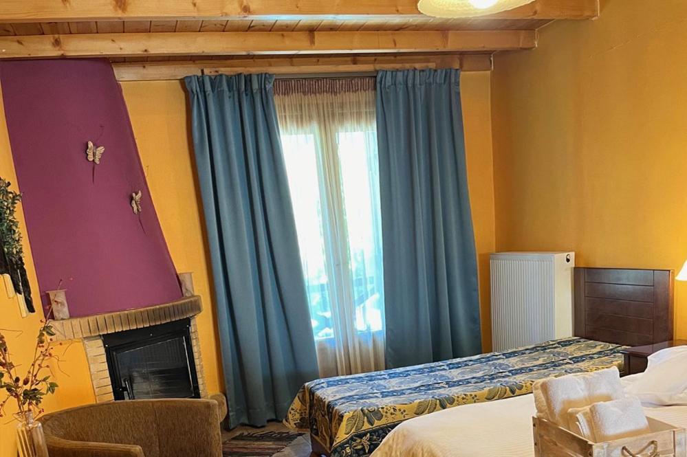 Guesthouse Teloni วิตีนา ภายนอก รูปภาพ