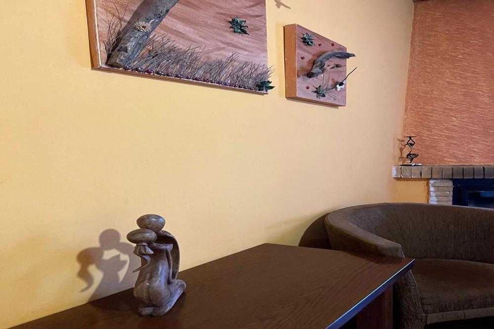 Guesthouse Teloni วิตีนา ภายนอก รูปภาพ