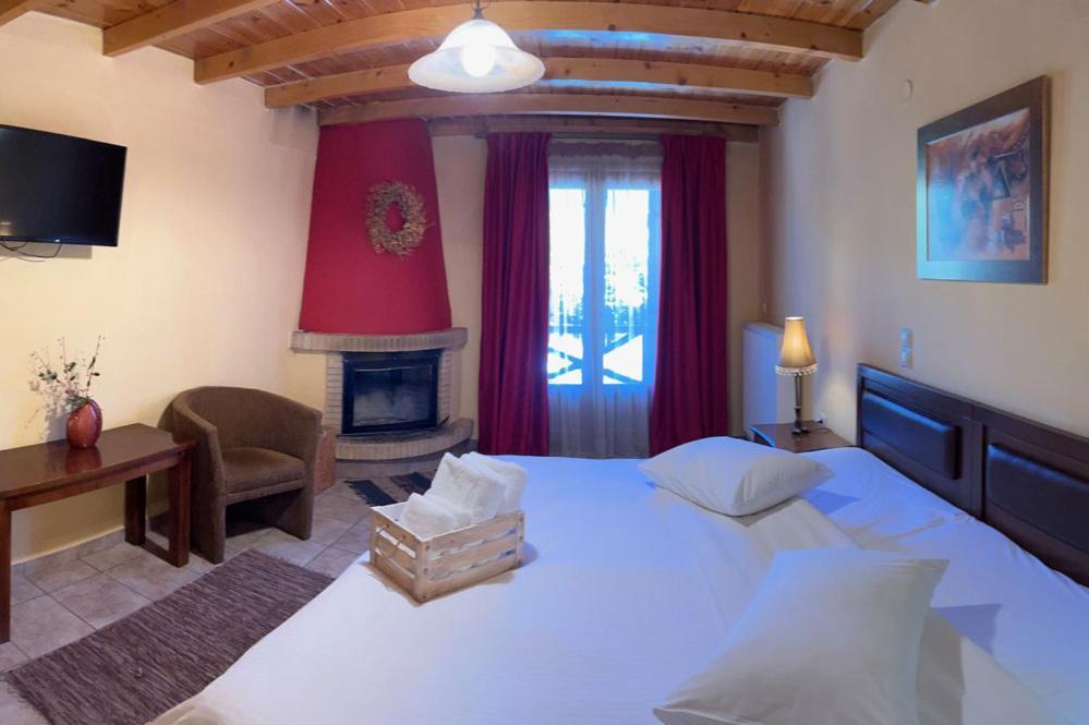 Guesthouse Teloni วิตีนา ภายนอก รูปภาพ