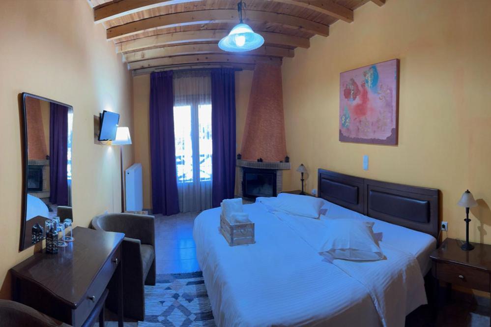 Guesthouse Teloni วิตีนา ภายนอก รูปภาพ