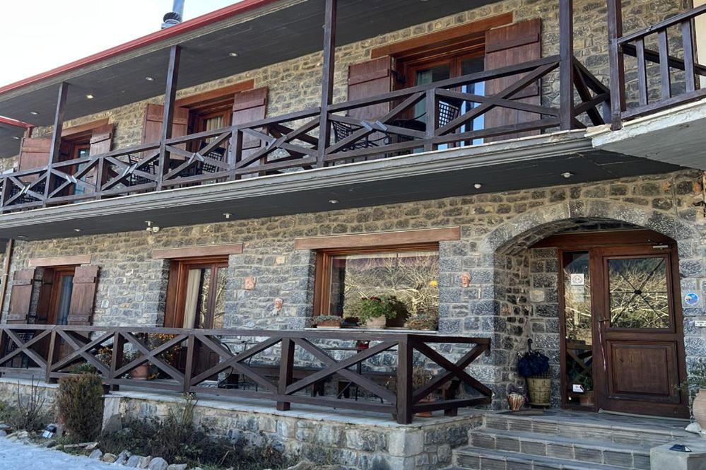 Guesthouse Teloni วิตีนา ภายนอก รูปภาพ